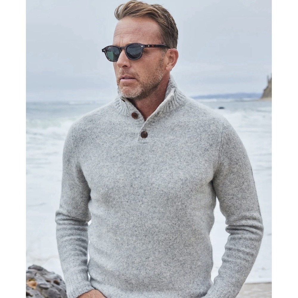 Collars & Co Men's Medium Balmoral Three Button Wool Sweater Grey NEW‎